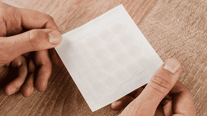 ¿Son los parches para el acné seguros para mujeres embarazadas y madres lactantes? 1 Son los parches para el acne seguros durante el embarazo y la lactancia